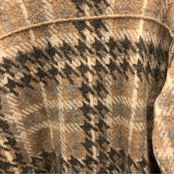 Tahari Neutral Plaid Sweater L - Picture 8 of 9
